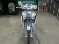 Мотоцикл дорожный Honda Super Cub рама AA04 скутерета корзина рундук гв 2012, фотография 8