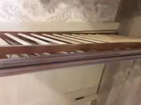 Продаю детскую кроватку с маятником и матрацем, фотография 5