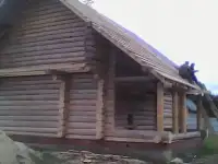 сборка срубов деревянных брусовых домов бань котеджей домиков охотника турбаз