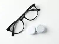 Широкий выбор очков или подбор линз и оправ в салонах оптики Dr.Oculus