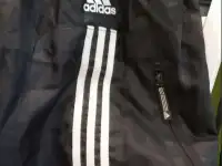 Чёрный мешок Adidas 50x40 см с фирменными характерными белыми полосками для сменки обуви  формы уроков физкультуры, фотография 3