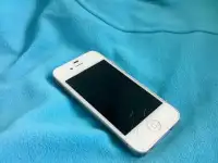 Продам iPhone 4S 16 гб