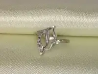 Серебро, кольцо с фианитом