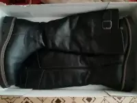 Продам новые зимние сапоги