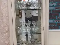 Продам гостинную  витрину производства Китай