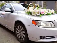 Украшение на свадебную машину