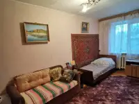 Продаю 2х брежневку Киевская 88