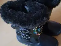 Детские зимние сапожки на меху