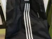 Чёрный мешок Adidas 50x40 см с фирменными характерными белыми полосками для сменки обуви  формы уроков физкультуры