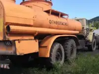 Топливозаправщик бензовоз АТЗ на шасси Уралг., фотография 4