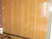 Продается спальный гарнитур с двухспальной кроватью и полным текстильным убранством