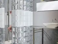 Стеклоблоки в интерьере ванной