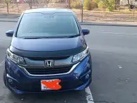Продам автомобиль Хонда Фрид 2017 года выпуска