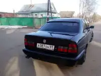 Чёрный BMW