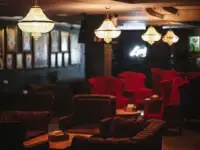 Лаундж-бар