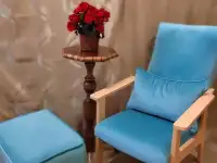 Кресло и пуф