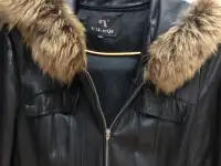 Продам куртку женская кожаная