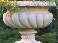 Классический вазон для сада