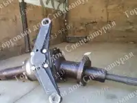 Кулак поворотный левый с карданом для экскаватора ЭО-33211УВЗ