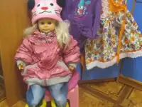 Продам ветровку размер 98 см плюс одежду.