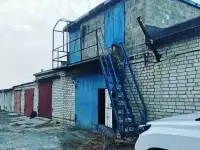 Сдается двух этажный гараж в первом ряду от Сити Молла. Первый этаж 72 м2 и