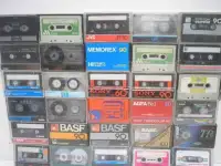 Аудиокассеты видеокассеты CD диски виниловые пластинки Куплю