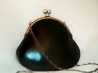 Маленькая сумочка чёрная кожаная лаковая Ретро