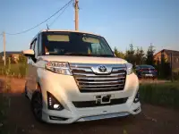 ПРОДАЮ TOYOTA ROOMY CUSTOM, фотография 2