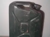 Продам канистру на 20 литров