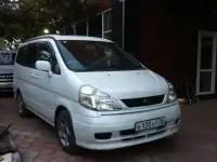 Nissan serena 2000 г.в. 198000 км, комплект зимней резины, новая коробка.