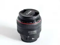 Продается набор: canon 85 mm 1.2; zuiko 50 mm 1.2; body 5D II; штатив; вспышка 550EX, фотография 2