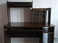 Продам стол компьютерный