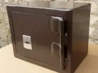 Сейф 5850р.