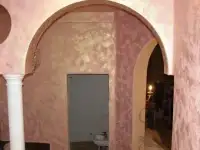 Нанесение декоративной краски и штукатурки