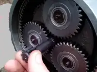 Для бортовой хода Hitachi EX30 EX55 вал шестерни 