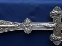 Старинный напрестольный крест изысканной работы. Русское Барокко. Серебро 84. Россия. XVIII век.