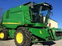 Зерноуборочный комбайн John Deere с жаткой