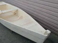 Лодка деревянная