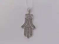 Серебряная подвеска рука
