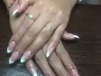 Наращивание ногтей, маникюр, педикюр