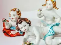 Статуэтки фарфоровые Ангелочки  Каподимонте. Италия. Винтаж. Старинные фигурки ангелов., фотография 2