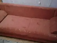 Срочно ПРОДАМ диван - кровать выдвижной.