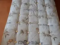 Продам новые матрацы 8 шт.
