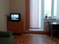 Сдам студию на длительный срок, ул.Алексадра Шмакова дом 10, фотография 2