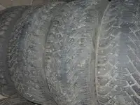 Шины 255/55 R18 GOODYEAR UG500 (зимние шипованные)  2шт., в хорошем состоянии, технология RunFlat (антипрогольные), корд