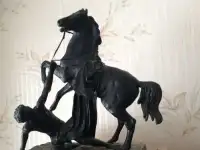 Продаю антикварная скульптура «упавший