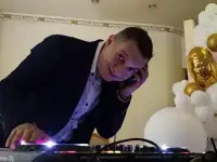 ведущий ,dj