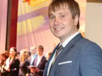 Ведущий искренних событий!