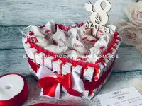 Торт из киндер сюрприз, конфет, шоколада, фотография 4