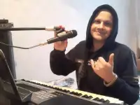 Музыкант   и  вокалист   на  любые  ваши   праздники.
